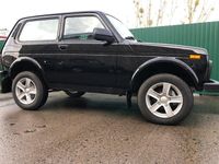Neu Lada niva 83 PS (61 kW) 2025 Schwarz SUV