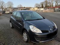 Gebraucht Renault Clio II 57 PS (41 kW) 2006 Grau Kleinwagen