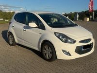 Gebraucht Hyundai ix20 90 PS (66 kW) 2013 Weiß Kleinwagen