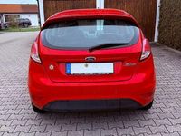 Gebraucht Ford Fiesta Ambiente 60 PS (44 kW) 2016 Rot Kleinwagen