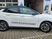 Gebraucht Hyundai Kona Trend 100 kW (136 PS) 2023 Serenity white / phantom black SUV