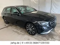 Gebraucht Mercedes E300 Avantgarde 306 PS (225 kW) 2021 Schwarz/baltic black (metallic) Kombi
