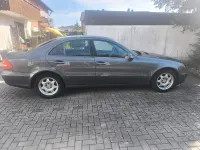 Gebraucht Mercedes E220 Classic 150 PS (110 kW) 2005 Grau Limousine