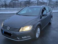 Gebraucht VW Passat 140 PS (102 kW) 2012 Blau Kombi