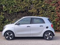 Gebraucht Smart ForFour 71 PS (52 kW) 2018 Cool silber Kleinwagen