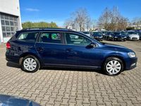 Gebraucht VW Passat 122 PS (89 kW) 2011 Blau Kombi