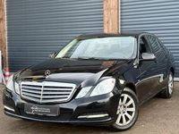 Second-hand Mercedes E200 136 CP (100 kW) 2011 Negru Berlinǎ