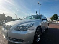 Gebraucht BMW 523 190 PS (139 kW) 2007 Silber Limousine