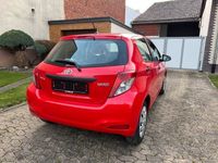 gebraucht Toyota Yaris 1.0 VVT-i Cool als 4 Türer mit Klimaanlage