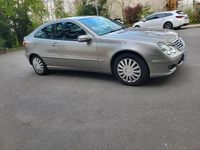 Gebraucht Mercedes C180 143 PS (105 kW) 2007 Gold Coupé