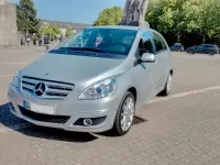 Gebraucht Mercedes B180 116 PS (85 kW) 2012 Silber Kleinwagen