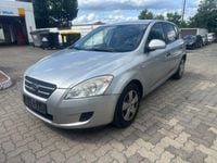 Gebraucht Kia Ceed 90 PS (66 kW) 2009 Silber Kleinwagen