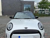 Gebraucht Mini Cooper 136 PS (100 kW) 2023 Weiß Kleinwagen