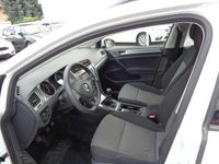 Gebraucht VW Golf VII Trendline 110 PS (80 kW) 2016 Weiß Kombi