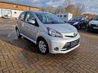 Gebraucht Toyota Aygo Cool 68 PS (50 kW) 2013 Satin silver Kleinwagen