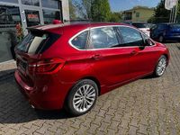 Gebraucht BMW 220 Luxury Line 192 PS (141 kW) 2019 Flamencorot brillanteffekt met Kombi