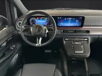 Gebraucht Mercedes V250 Avantgarde 190 PS (139 kW) 2025 Hyazinthrot metallic Van / Kleinbus