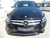 Gebraucht Mercedes B180 122 PS (89 kW) 2015 Schwarz Van / Kleinbus