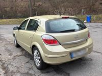 Gebraucht Opel Astra 105 PS (77 kW) 2004 Gold Kleinwagen