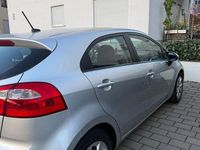 Gebraucht Kia Rio Edition 7 86 PS (63 kW) 2014 Grau Kleinwagen