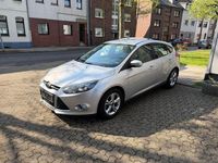 Second-hand Ford Focus 101 CP (74 kW) 2012 Argintiu Berlinǎ