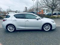 Gebraucht Lexus CT200h 136 PS (100 kW) 2011 Silber Kleinwagen
