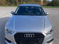 Gebraucht Audi A3 Ambiente 116 PS (85 kW) 2018 Silber Limousine