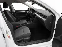 Gebraucht VW Passat 150 PS (110 kW) 2023 Gletscherweiß metallic Kombi
