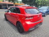 Gebraucht Kia Rio Spirit 99 PS (72 kW) 2017 Dunkelrot ((beg) signalrot me) (metallic) Limousine