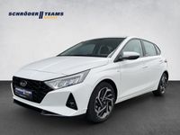 Gebraucht Hyundai i20 Intro Edition 101 PS (74 kW) 2022 Polar white Limousine