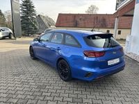 Gebraucht Kia Ceed Attract 140 PS (102 kW) 2021 Blau Kleinwagen