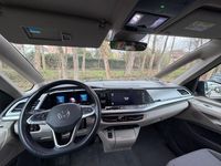 Second-hand VW Multivan 150 CP (110 kW) 2022 Albastru Monovolum