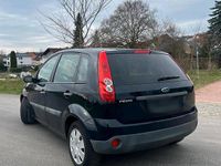 Gebraucht Ford Fiesta 70 PS (51 kW) 2006 Blau Kleinwagen