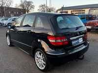 Gebraucht Mercedes B160 95 PS (69 kW) 2011 Schwarz Van / Kleinbus