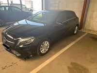 Gebraucht Mercedes A180 116 PS (85 kW) 2017 Schwarz Limousine