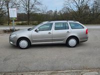 Gebraucht Skoda Octavia 105 PS (77 kW) 2012 Grau Kombi