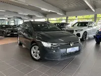 Gebraucht VW Golf VIII Life 150 PS (110 kW) 2024 Uranograu Kombi
