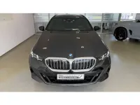 Gebraucht BMW 520 M Sport 197 PS (144 kW) 2025 Grau Kombi