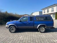 Usado Nissan Navara 103 HP (75 kW) 1999 Azul Pickup