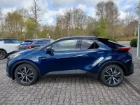 Neu Toyota C-HR 197 PS (144 kW) 2025 Grün SUV