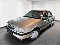 Usata Opel Vectra 75 CV (55 kW) 1992 Oro Berlina
