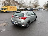 Gebraucht Toyota Auris Comfort 132 PS (97 kW) 2014 Grau Limousine