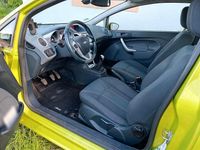 Gebraucht Ford Fiesta Titanium 82 PS (60 kW) 2009 Grün Kleinwagen