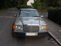 Brugt Mercedes E230 132 HK (97 kW) 1990 Sølv Sedan