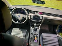 Używany VW Passat Highline 239 KM (175 kW) 2016 Niebieski Kombi