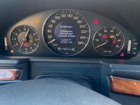Gebraucht Mercedes E240 177 PS (130 kW) 2005 Grau Limousine