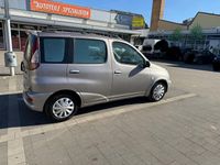 Gebraucht Toyota Yaris 86 PS (63 kW) 2003 Silber Kombi