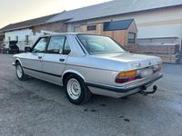 Gebraucht BMW 524 115 PS (84 kW) 1985 Silber Limousine