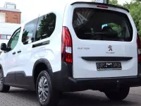 Gebraucht Peugeot Rifter Active 110 PS (80 kW) 2023 Weiß Van / Kleinbus