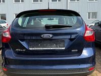 Używany Ford Focus Ambiente 101 KM (74 kW) 2012 Niebieski Sedan/Limuzyna